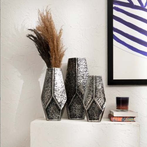 Decorative Antique Vases Set